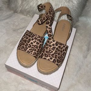 Women’s Cheetah Print Platform Sandal